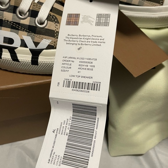 did not give me the right size brand new never worn never tried on - Picture 2 of 5